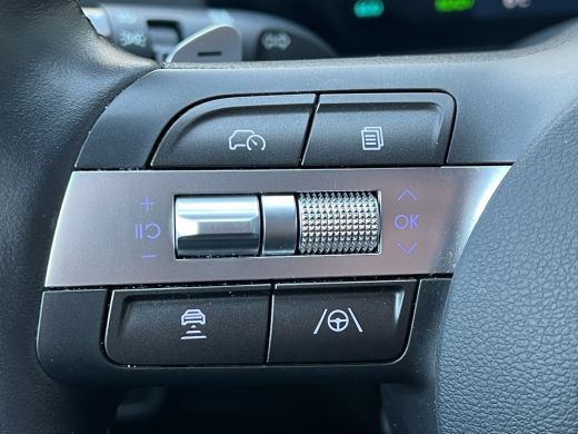 Hyundai Kona 1.6 GDI 141pk HEV Premium | Premium audio | 360 camera | Bestuurdersstoel met geheugen | Adaptive... ActivLease financial lease