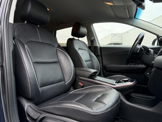 Kia e-Niro ExecutiveLine 64 kWh | Trekhaak | Navi | Camera | ActivLease financial lease