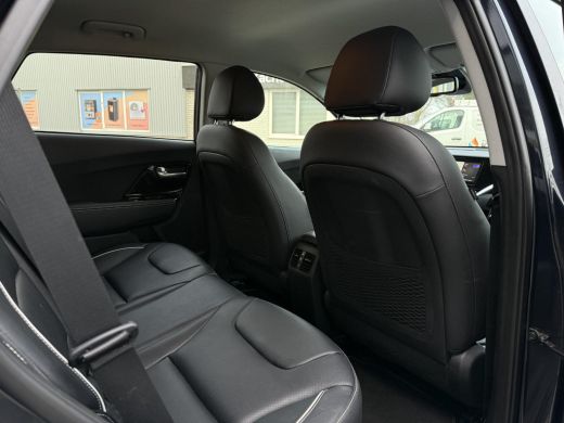 Kia e-Niro ExecutiveLine 64 kWh | Trekhaak | Navi | Camera | ActivLease financial lease