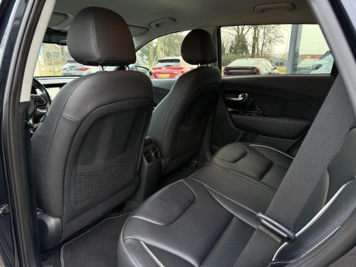 Kia e-Niro ExecutiveLine 64 kWh | Trekhaak | Navi | Camera | ActivLease financial lease