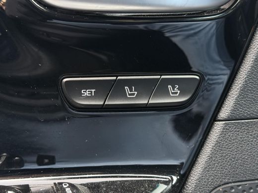 Kia e-Niro ExecutiveLine 64 kWh | Trekhaak | Navi | Camera | ActivLease financial lease