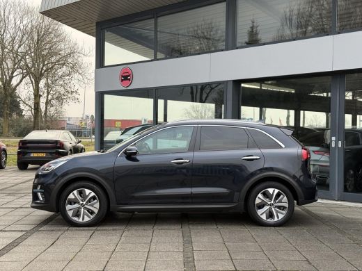 Kia e-Niro ExecutiveLine 64 kWh | Trekhaak | Navi | Camera | ActivLease financial lease