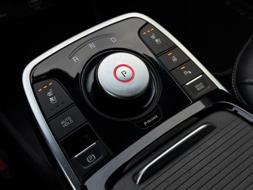 Kia e-Niro ExecutiveLine 64 kWh | Trekhaak | Navi | Camera | ActivLease financial lease