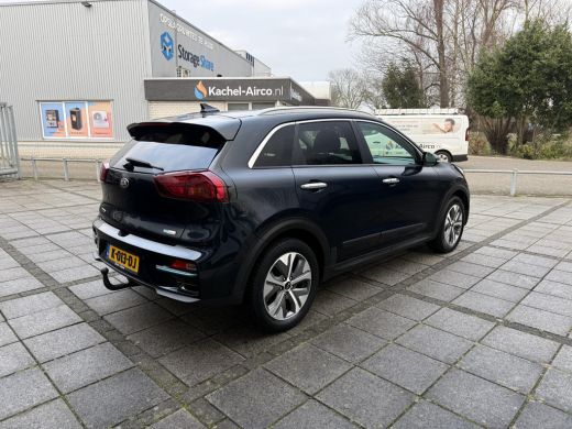 Kia e-Niro ExecutiveLine 64 kWh | Trekhaak | Navi | Camera | ActivLease financial lease