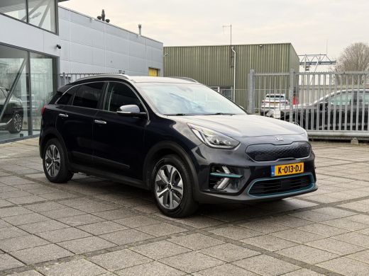 Kia e-Niro ExecutiveLine 64 kWh | Trekhaak | Navi | Camera | ActivLease financial lease
