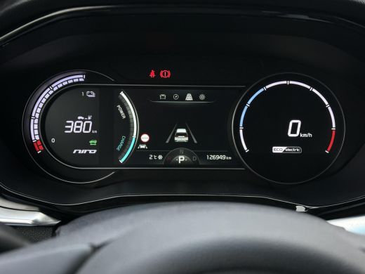 Kia e-Niro ExecutiveLine 64 kWh | Trekhaak | Navi | Camera | ActivLease financial lease