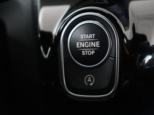 Mercedes-Benz A-Klasse 180 AMG | Stoelverwarming | Leder/Alcantara | Sfeerverlichting | Widescreen | Full LED | Park Ass... ActivLease financial lease