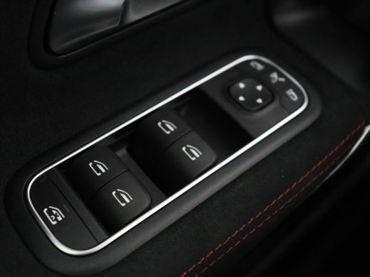 Mercedes-Benz A-Klasse 180 AMG | Stoelverwarming | Leder/Alcantara | Sfeerverlichting | Widescreen | Full LED | Park Ass... ActivLease financial lease