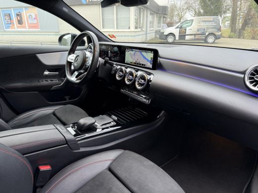 Mercedes-Benz A-Klasse 180 Aut. Business Sol. AMG | Navi | Camera | Sfeer verlichting | ActivLease financial lease