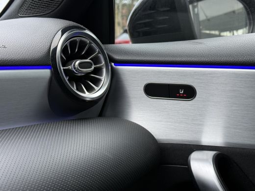 Mercedes-Benz A-Klasse 180 Aut. Business Sol. AMG | Navi | Camera | Sfeer verlichting | ActivLease financial lease