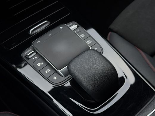 Mercedes-Benz A-Klasse 180 Aut. Business Sol. AMG | Navi | Camera | Sfeer verlichting | ActivLease financial lease