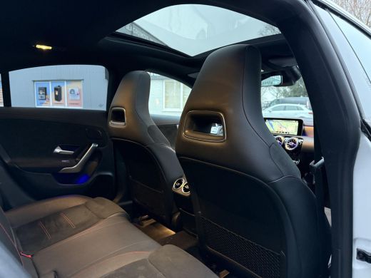 Mercedes-Benz CLA 200 Aut AMG Sport Edition | Panorama | Trekhaak | Memory | Apple Carplay | ActivLease financial lease