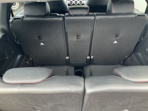 Mercedes-Benz GLB 7-Pers 180 AMG Line 7-Pers Pano Trekhaak Stoelverw Led NL-Auto |AMG!| ActivLease financial lease