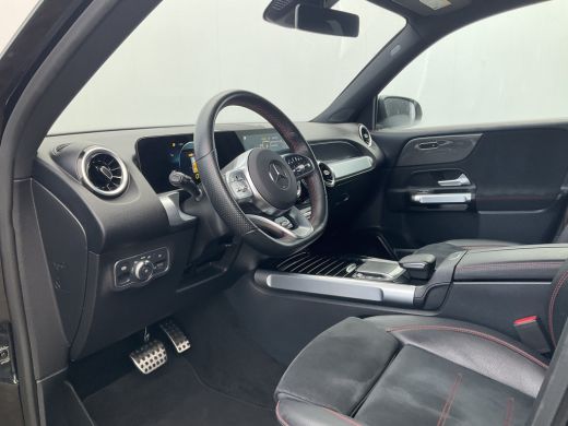 Mercedes-Benz GLB 7-Pers 180 AMG Line 7-Pers Pano Trekhaak Stoelverw Led NL-Auto |AMG!| ActivLease financial lease