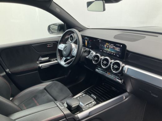 Mercedes-Benz GLB 7-Pers 180 AMG Line 7-Pers Pano Trekhaak Stoelverw Led NL-Auto |AMG!| ActivLease financial lease