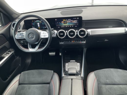 Mercedes-Benz GLB 7-Pers 180 AMG Line 7-Pers Pano Trekhaak Stoelverw Led NL-Auto |AMG!| ActivLease financial lease