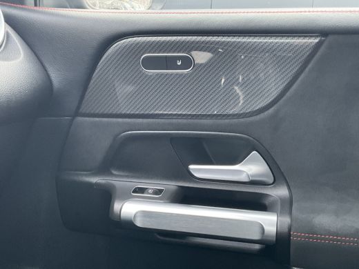 Mercedes-Benz GLB 7-Pers 180 AMG Line 7-Pers Pano Trekhaak Stoelverw Led NL-Auto |AMG!| ActivLease financial lease