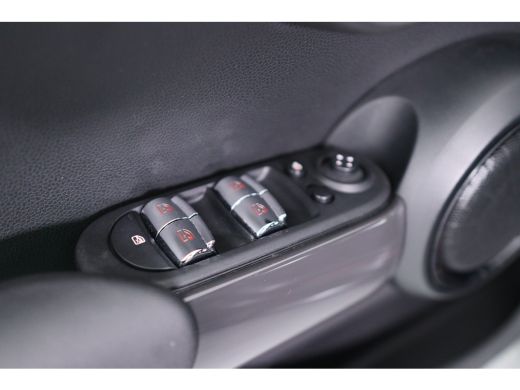 Mini Cooper 1.5 JCW Trim Pakket | Serious Business Pakket | Harman-Kardon | Led Union Jack | 17 inch | Climat... ActivLease financial lease