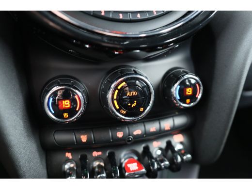 Mini Cooper 1.5 JCW Trim Pakket | Serious Business Pakket | Harman-Kardon | Led Union Jack | 17 inch | Climat... ActivLease financial lease