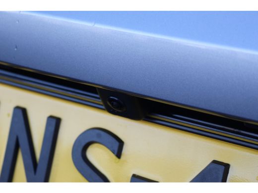 Peugeot 208 1.2 Hybrid 110 e-DCS6 GT | Camera V+A | CarPlay | Keyless | Climate & Cruise C. | Full-LED | PDC ... ActivLease financial lease