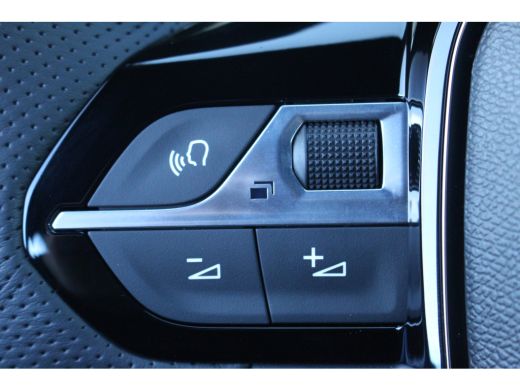 Peugeot 208 1.2 Hybrid 110 e-DCS6 GT | Camera V+A | CarPlay | Keyless | Climate & Cruise C. | Full-LED | PDC ... ActivLease financial lease