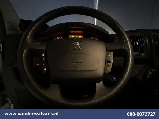 Peugeot Boxer 2.2 BlueHDi 141pk Bakwagen Laadklep Zijdeur Euro6 Airco | Camera | Cruisecontrol | 937kg laadverm... ActivLease financial lease