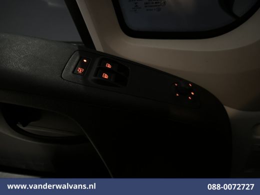 Peugeot Boxer 2.2 BlueHDi 141pk Bakwagen Laadklep Zijdeur Euro6 Airco | Camera | Cruisecontrol | 937kg laadverm... ActivLease financial lease