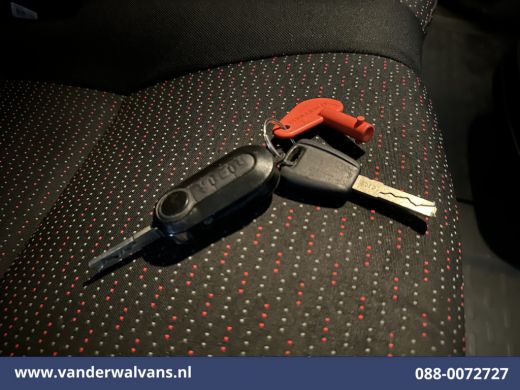 Peugeot Boxer 2.2 BlueHDi 141pk Bakwagen Laadklep Zijdeur Euro6 Airco | Camera | Cruisecontrol | 937kg laadverm... ActivLease financial lease