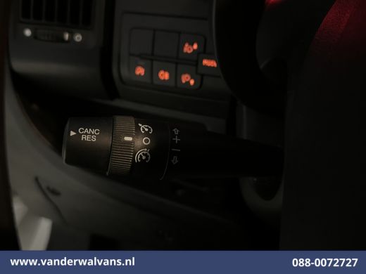Peugeot Boxer 2.2 BlueHDi 141pk Bakwagen Laadklep Zijdeur Euro6 Airco | Camera | Cruisecontrol | 937kg laadverm... ActivLease financial lease