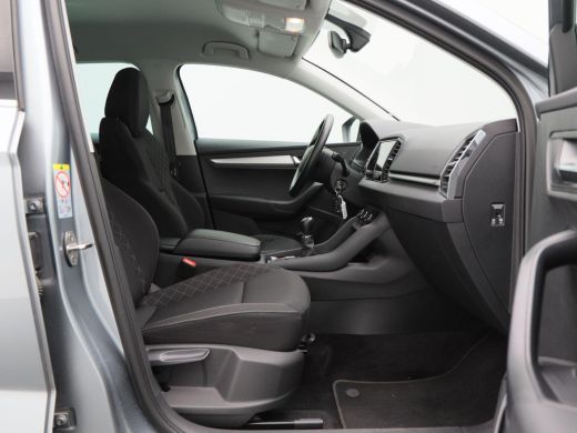 Skoda Karoq 1.5 TSi ACT Ambition 150 Pk | Wegklapbare Trekhaak | Camera | Navigatie | CarPlay | Stoelverwarmi... ActivLease financial lease