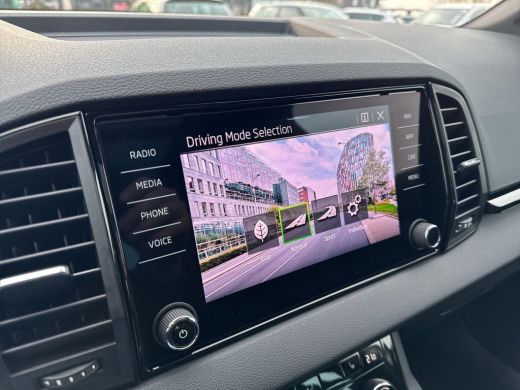 Skoda Karoq 1.5 TSI ACT Sportline Business | Pano | Trekhaak | Elec. klep | A.cam | ActivLease financial lease