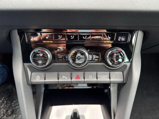 Skoda Karoq 1.5 TSI ACT Sportline Business | Pano | Trekhaak | Elec. klep | A.cam | ActivLease financial lease