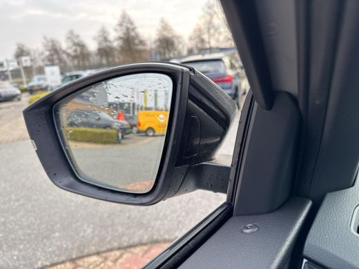 Skoda Karoq 1.5 TSI ACT Sportline Business | Pano | Trekhaak | Elec. klep | A.cam | ActivLease financial lease