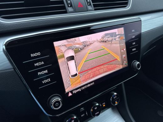 Skoda Superb Combi 1.4 TSI iV Business Edition | PHEV | 218 pk | Stoelverwarming | PDC | Privacy glas | DCC | ... ActivLease financial lease