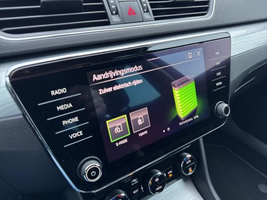 Skoda Superb Combi 1.4 TSI iV Business Edition | PHEV | 218 pk | Stoelverwarming | PDC | Privacy glas | DCC | ... ActivLease financial lease