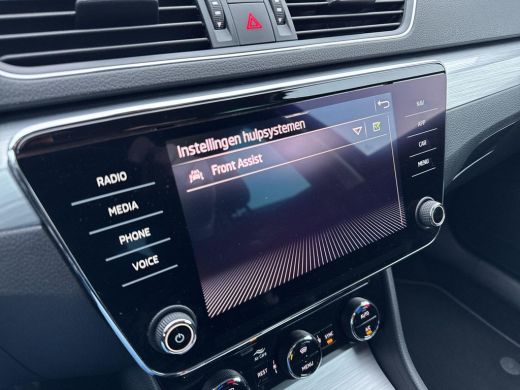 Skoda Superb Combi 1.4 TSI iV Business Edition | PHEV | 218 pk | Stoelverwarming | PDC | Privacy glas | DCC | ... ActivLease financial lease