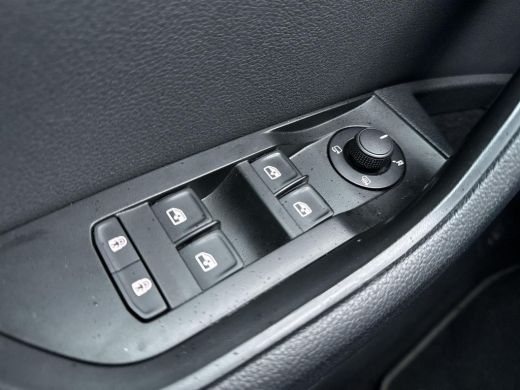 Skoda Superb Combi 1.4 TSI iV Business Edition | PHEV | 218 pk | Stoelverwarming | PDC | Privacy glas | DCC | ... ActivLease financial lease