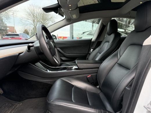 Tesla Model 3 Range Plus | Trekhaak | Autopilot | Panorama | Leder | ActivLease financial lease