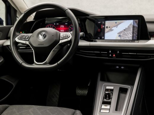 Volkswagen Golf 1.0 TSI Sport Automaat (VIRTUAL COCKPIT, APPLE CARPLAY, GROOT NAVI, SFEERVERLICHTING,  KEYLESS, L... ActivLease financial lease