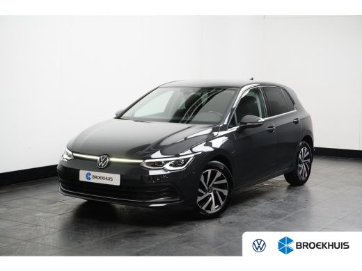 Volkswagen Golf VIII Lim. Style eHybrid | Achter uitrij camera |Stoelverwarming | Apple Carplay | Parkeersensoren |