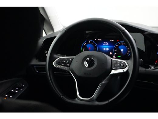 Volkswagen Golf VIII Lim. Style eHybrid | Achter uitrij camera |Stoelverwarming | Apple Carplay | Parkeersensoren | ActivLease financial lease