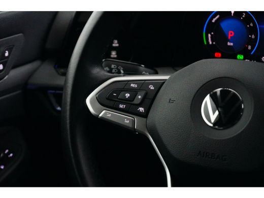 Volkswagen Golf VIII Lim. Style eHybrid | Achter uitrij camera |Stoelverwarming | Apple Carplay | Parkeersensoren | ActivLease financial lease