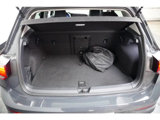 Volkswagen Golf VIII Lim. Style eHybrid | Achter uitrij camera |Stoelverwarming | Apple Carplay | Parkeersensoren | ActivLease financial lease