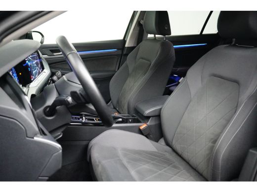 Volkswagen Golf VIII Lim. Style eHybrid | Achter uitrij camera |Stoelverwarming | Apple Carplay | Parkeersensoren | ActivLease financial lease