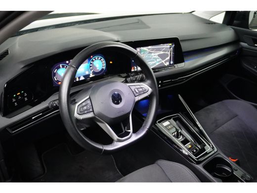Volkswagen Golf VIII Lim. Style eHybrid | Achter uitrij camera |Stoelverwarming | Apple Carplay | Parkeersensoren | ActivLease financial lease