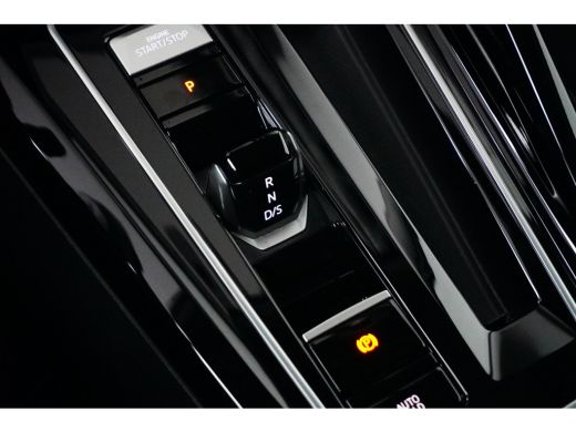 Volkswagen Golf VIII Lim. Style eHybrid | Achter uitrij camera |Stoelverwarming | Apple Carplay | Parkeersensoren | ActivLease financial lease