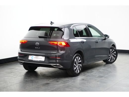 Volkswagen Golf VIII Lim. Style eHybrid | Achter uitrij camera |Stoelverwarming | Apple Carplay | Parkeersensoren | ActivLease financial lease