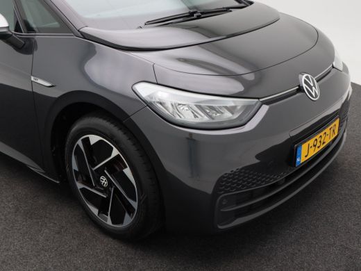 Volkswagen ID.3 First 58 kWh 204 Pk | Trekhaak Afneembaar | Adaptive Cruise | Virtual Cockpit | Stoelverwarming |... ActivLease financial lease