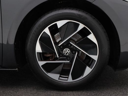 Volkswagen ID.3 First 58 kWh 204 Pk | Trekhaak Afneembaar | Adaptive Cruise | Virtual Cockpit | Stoelverwarming |... ActivLease financial lease