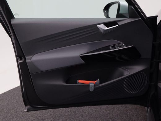 Volkswagen ID.3 First 58 kWh 204 Pk | Trekhaak Afneembaar | Adaptive Cruise | Virtual Cockpit | Stoelverwarming |... ActivLease financial lease